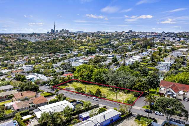2,084sqm North facing corner site