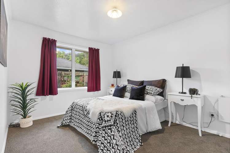 1/1 Gard Street Silverstream_12