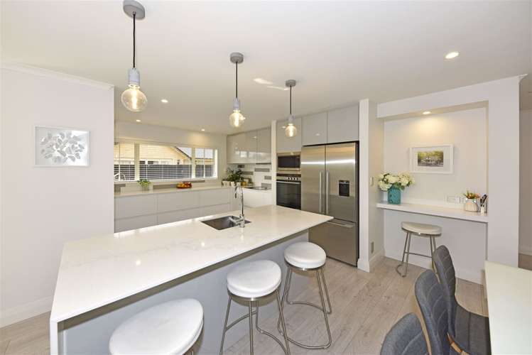 9 Strathmore Gardens Burwood_7