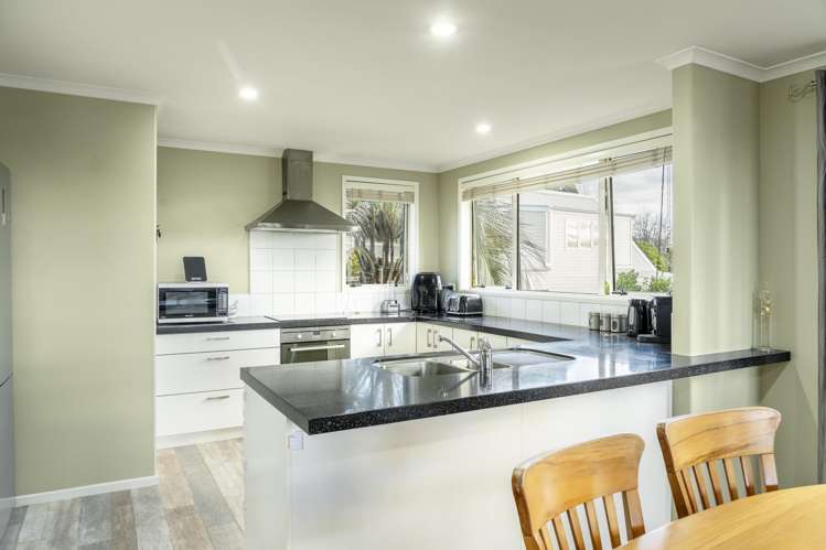 75b James Cook Drive Welcome Bay_10