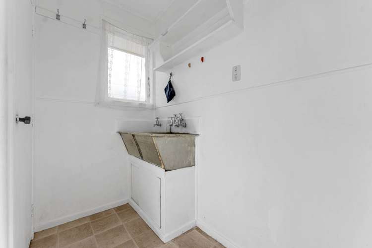 97 Tidal Road Mangere_12