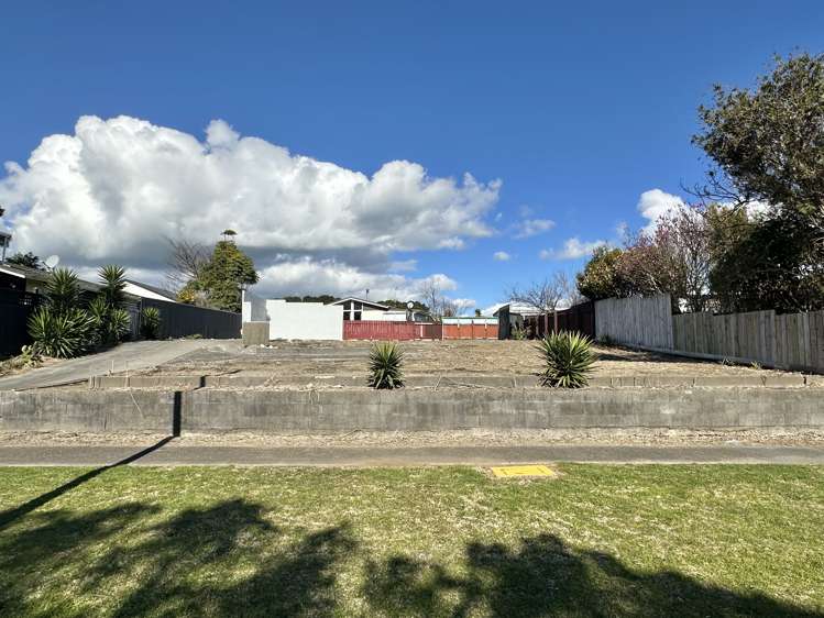 28A High Street East_0