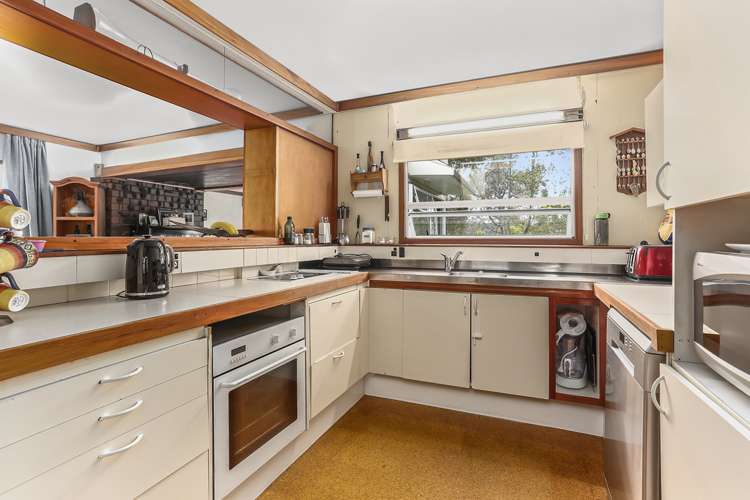 1 Pokapu Street Titirangi_10