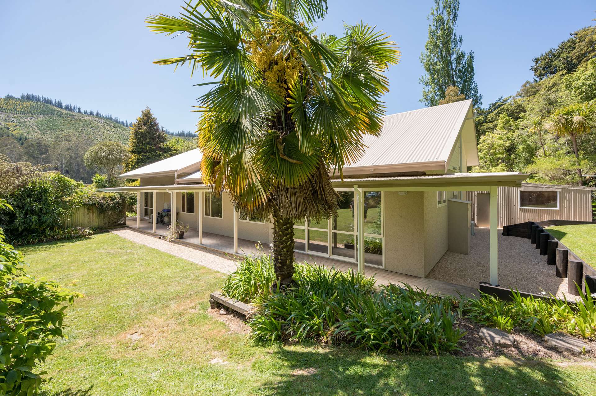 205 Pretty Bridge Valley Road Wakefield_0