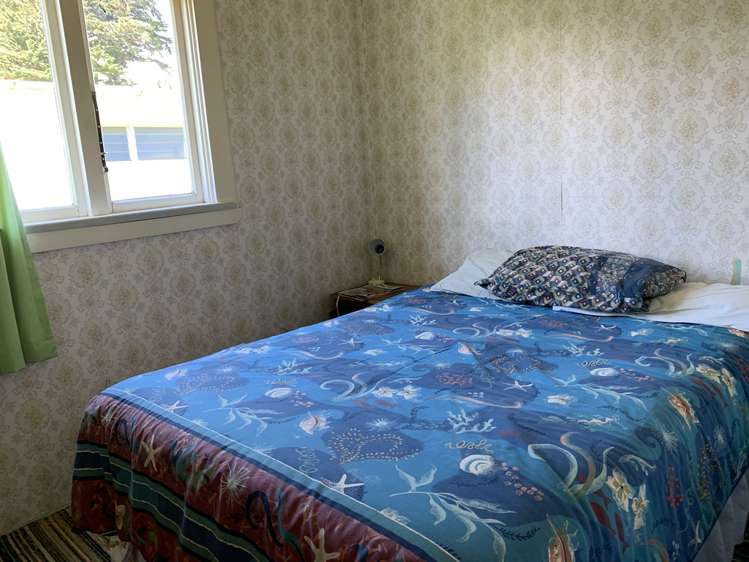 39 Park Lane Owaka_11