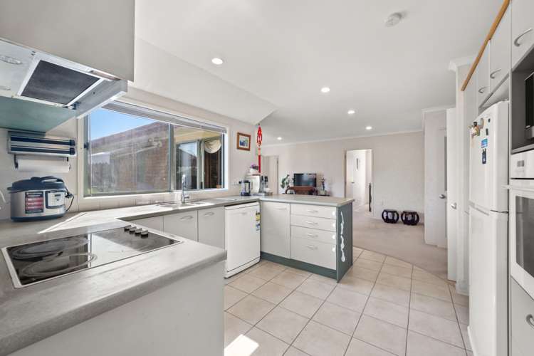 1 Atworth Way Pakuranga Heights_14