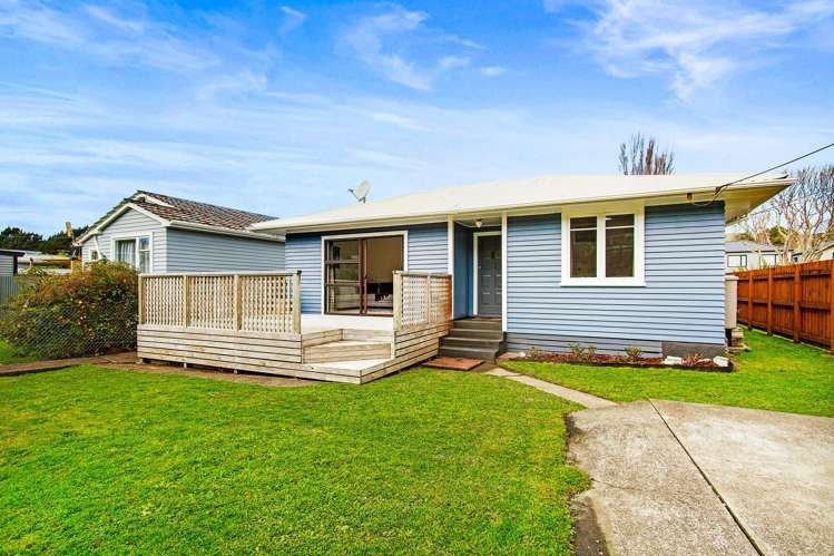 4 Golf Road Manor Park_10