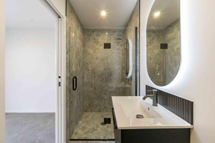 3/4 Bremworth Avenue Dinsdale_12