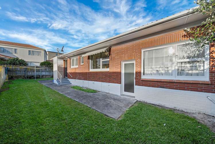 2/1 Chevis Place Pakuranga_17