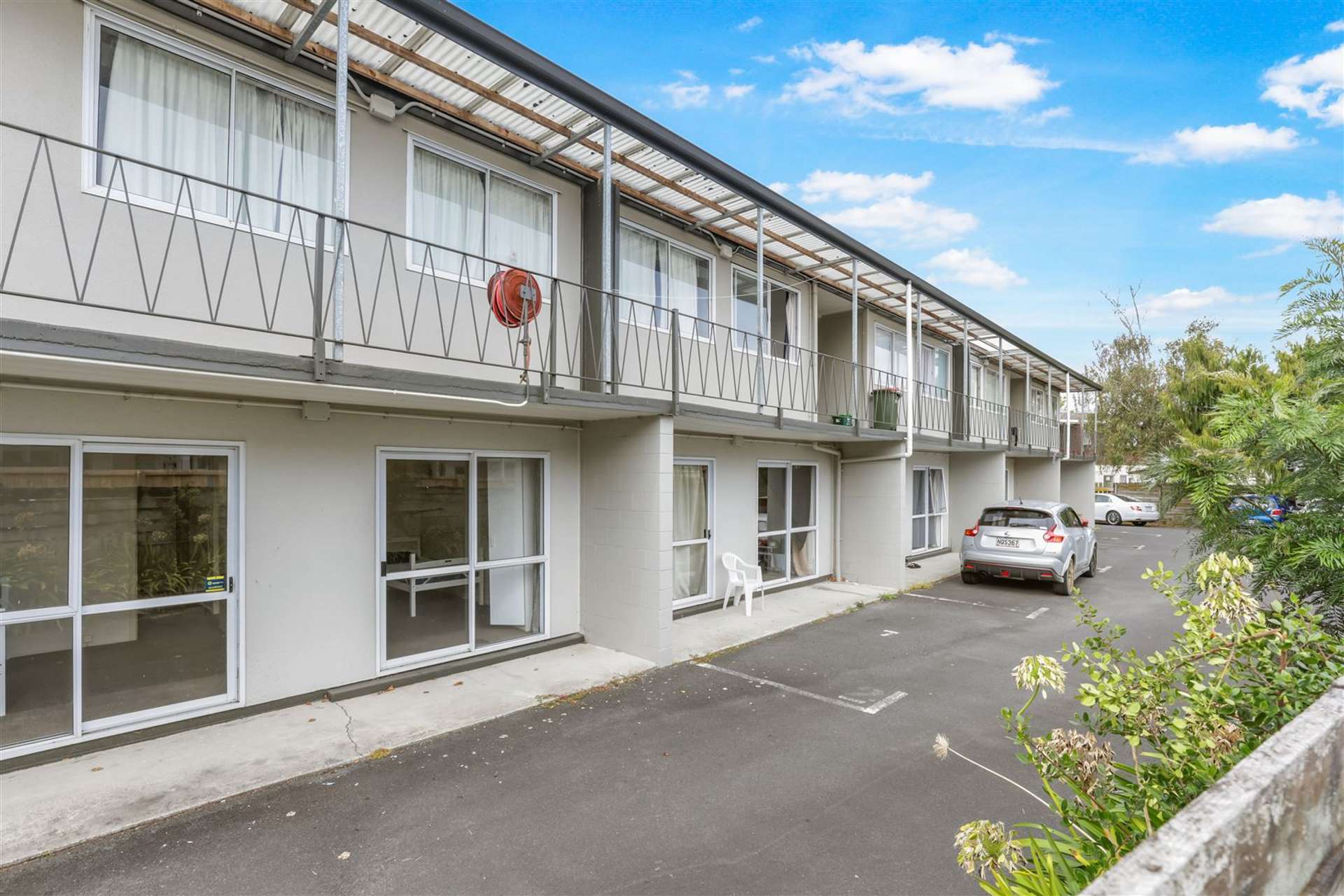 8/3 Tralee Place Hillcrest_0