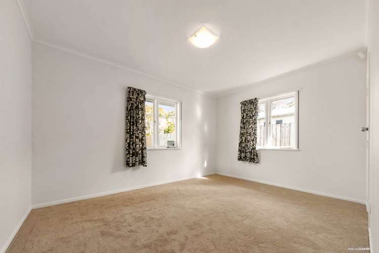 33 Puketea Street Blockhouse Bay_11