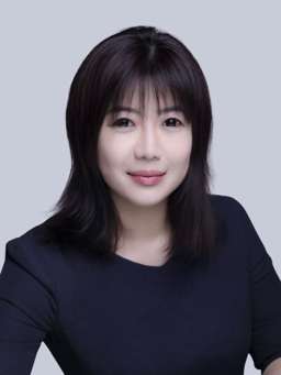 Amanda He