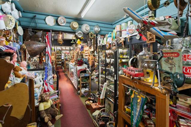 Arkwrights Antiques Paeroa_3