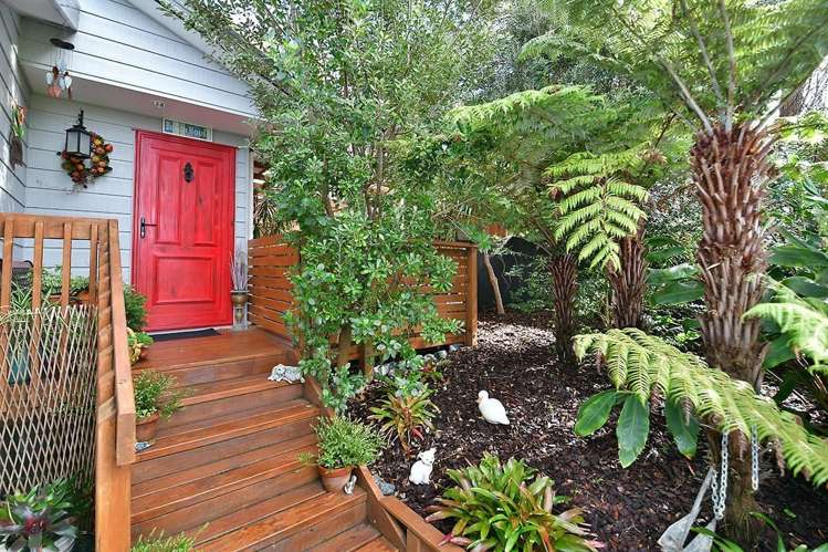 143 Brian Crescent Stanmore Bay_1