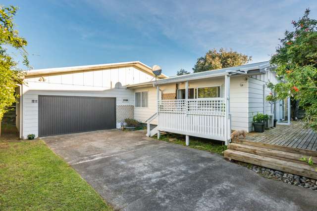 Tidy Beach Retreat - First Home Buyers & Downsizers