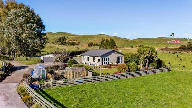 14 Hu Road Rawhitiroa_1