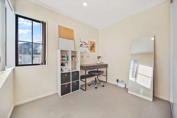 36 Baverstock Road Flat Bush_17