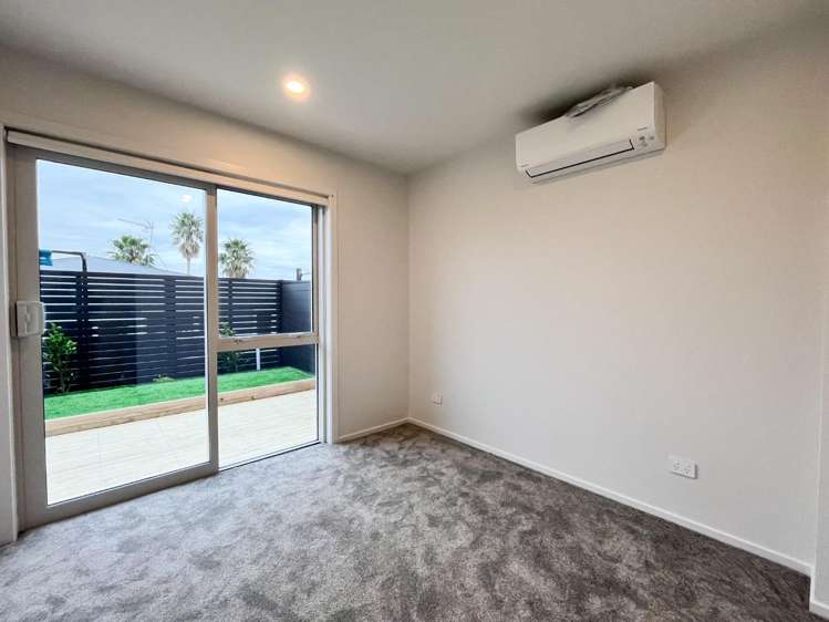 16/9 Aeroview Drive 1603_5