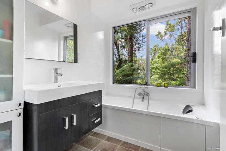 74 Park Road Titirangi_8