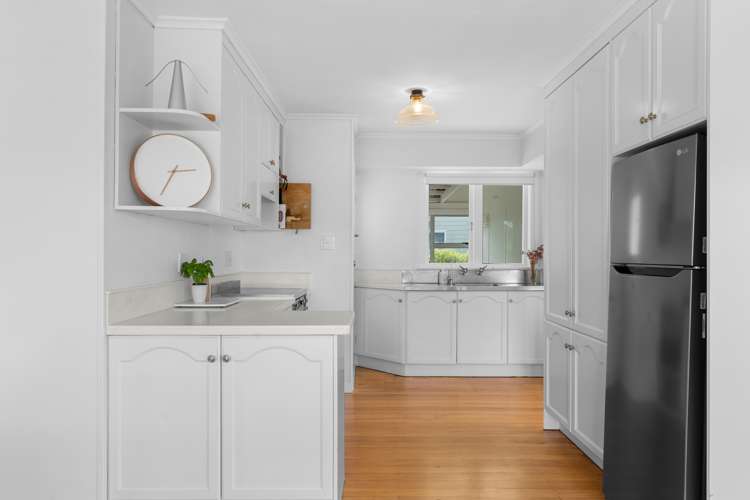 689 Cove Road Waipu_19