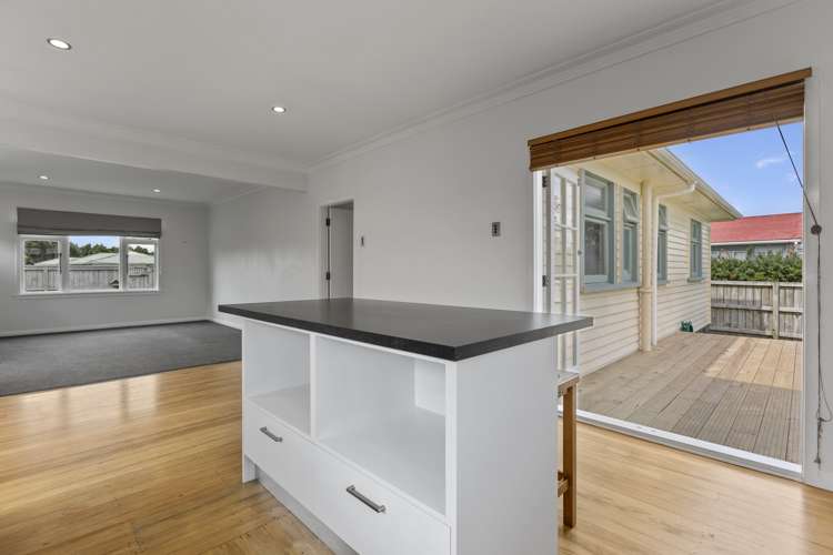 130 Seaview Road Westown_8