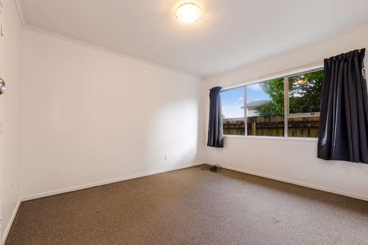 27 Huruhuru Road Massey_15