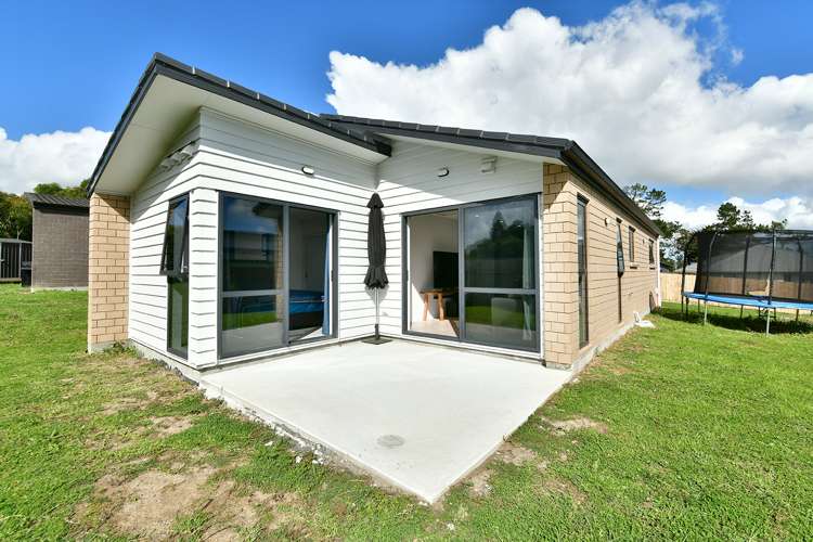 16 Taupata Lane Helensville_10