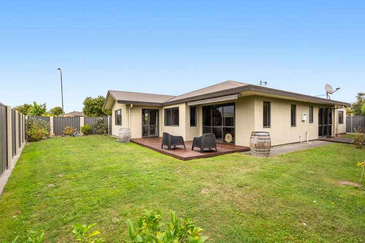2 Harrison Court Clive_14