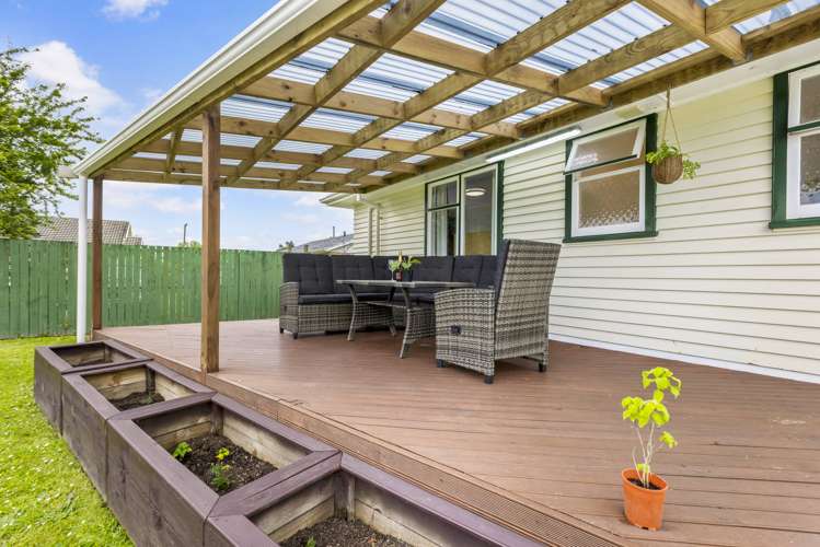 77 Sefton Crescent Chartwell_18