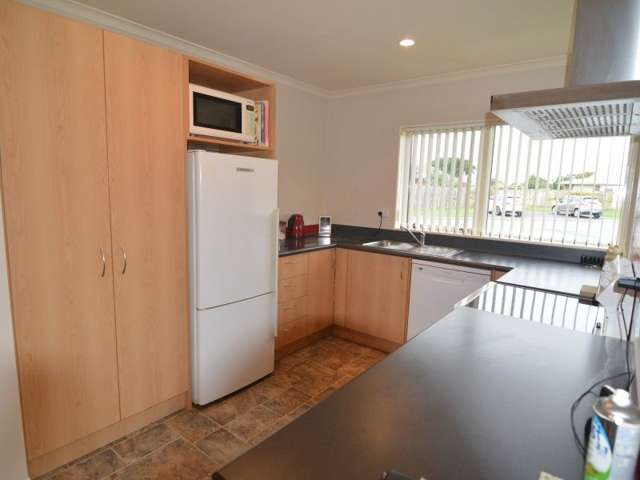 52/55 Armstrong Avenue Carterton_1