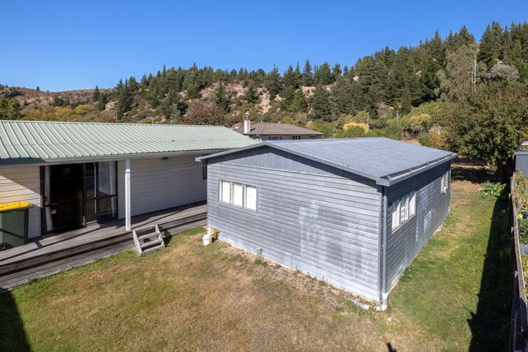 27 Main Road Luggate_11