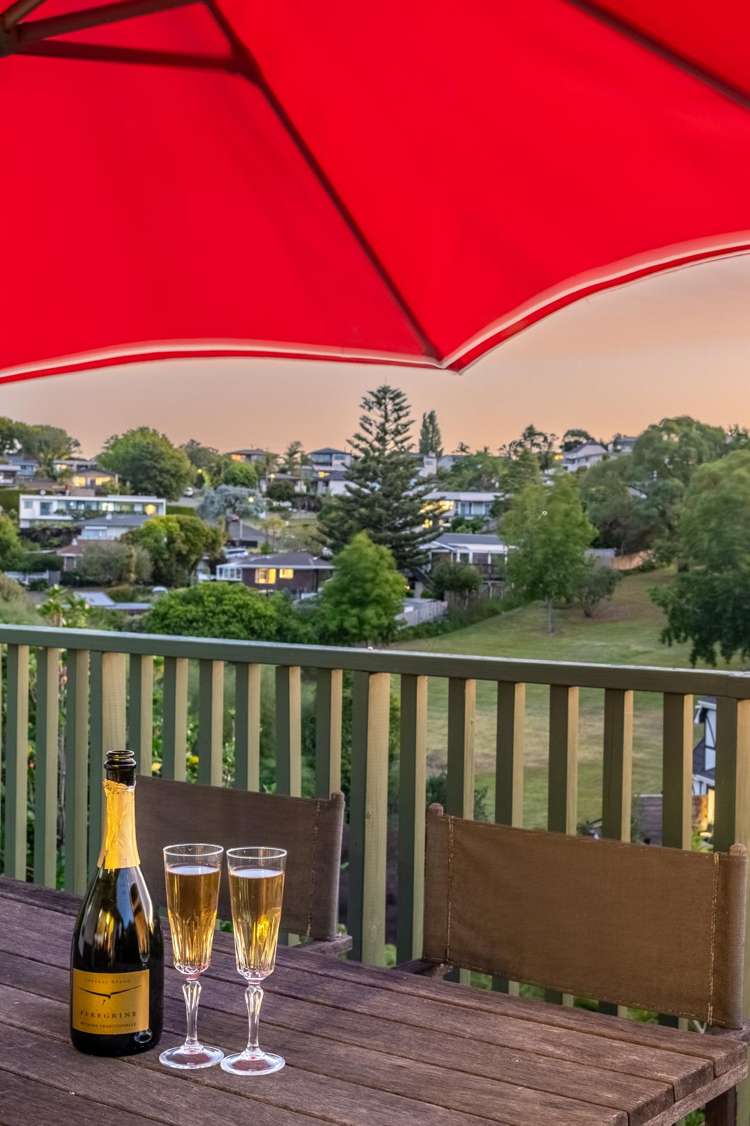 10 Oliver Twist Avenue Mellons Bay_31