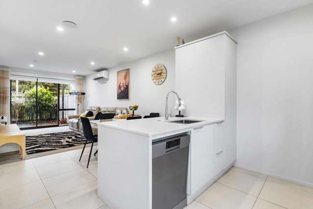 16 Rorida Lane Flat Bush_2