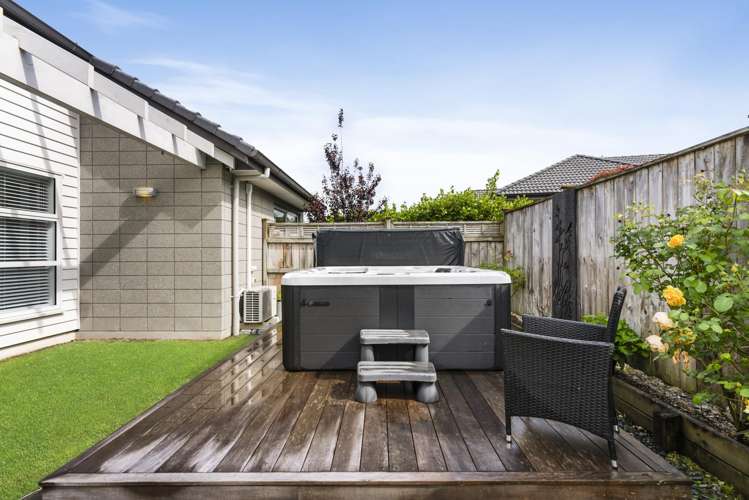 7 Andalusian Way Karaka_24