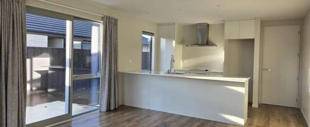 1 McCahon Lane 11103_2