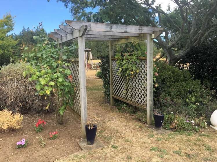 2 Holden Road Tikokino_21