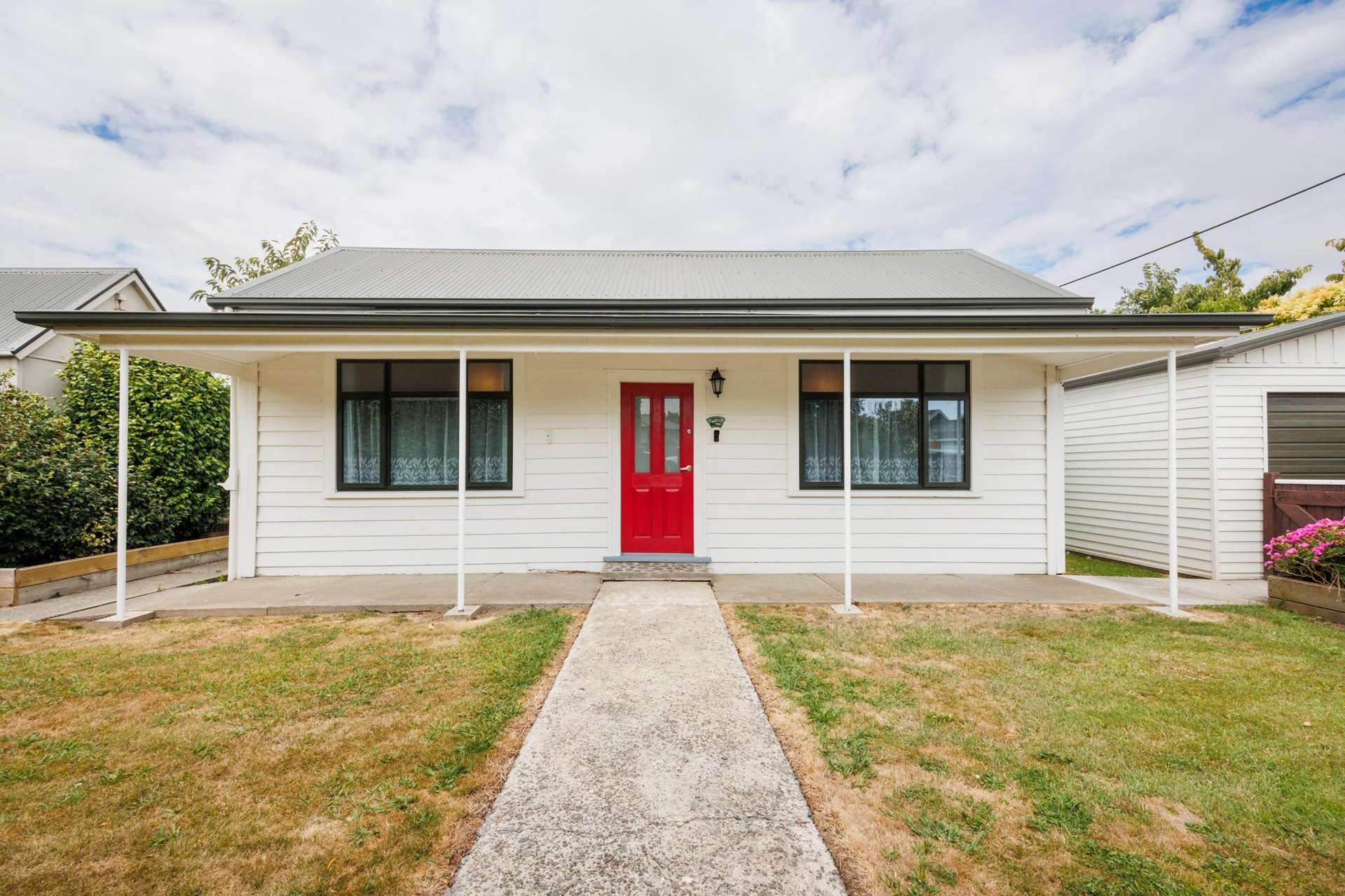 121-123 High Street Bulls_0