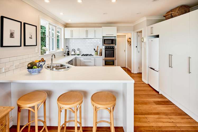 9 Mana View Road Paremata_19