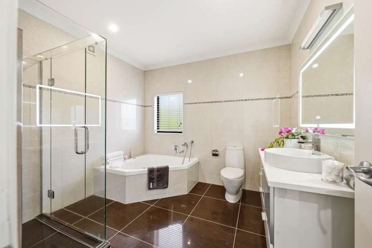 15B Regis Lane Flat Bush_38