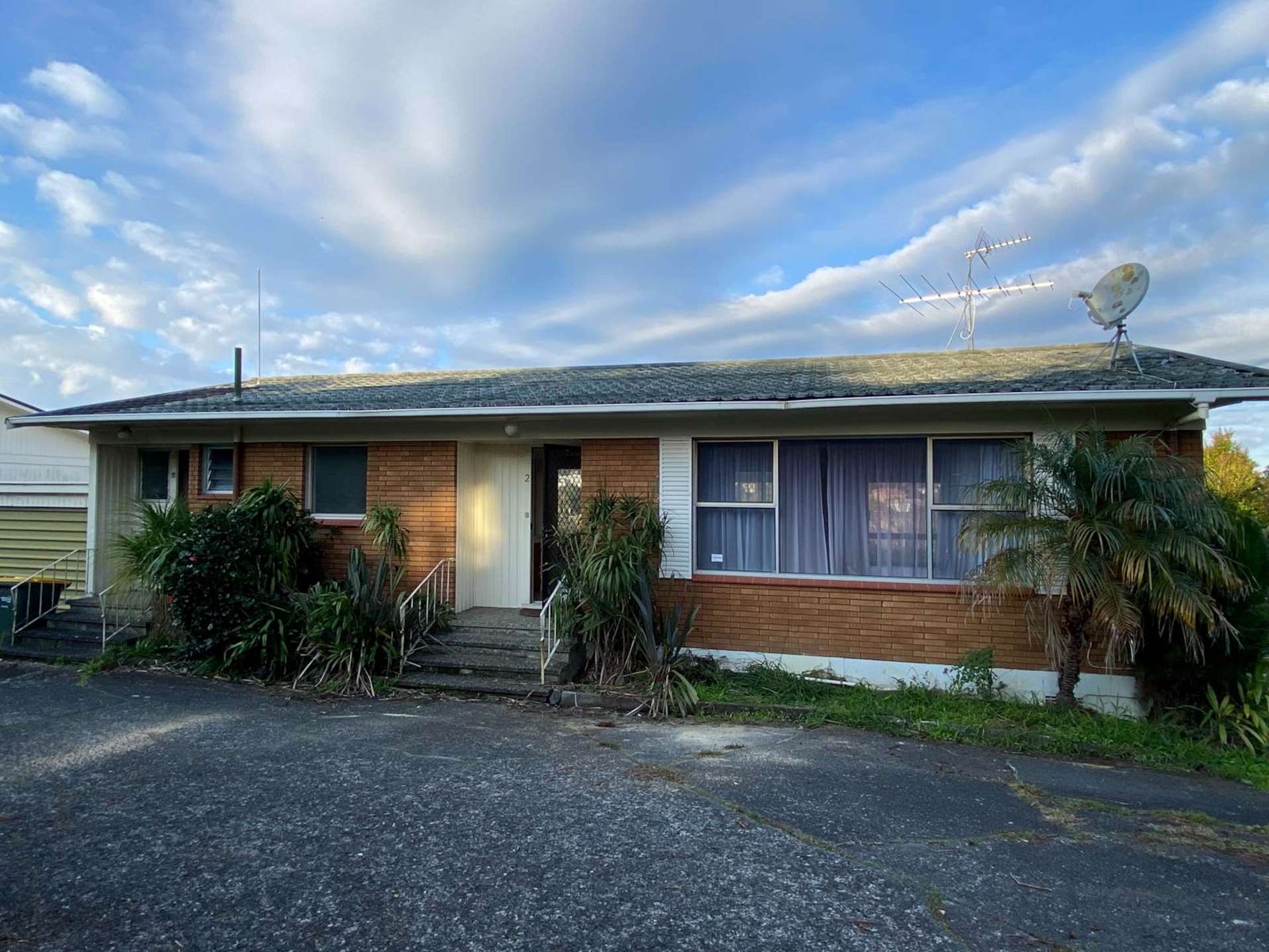 2/8 Knightsbridge Drive Forrest Hill_0