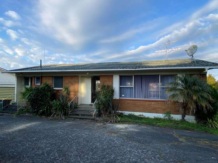 2/8 Knightsbridge Drive_0