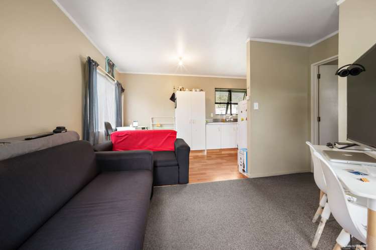 14 & 14A Virgo Place Glen Eden_4