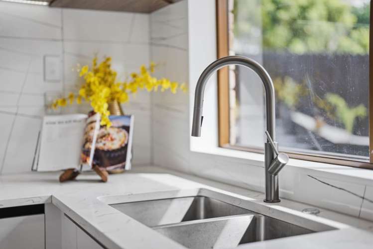 8 Caldecote Place Flat Bush_11