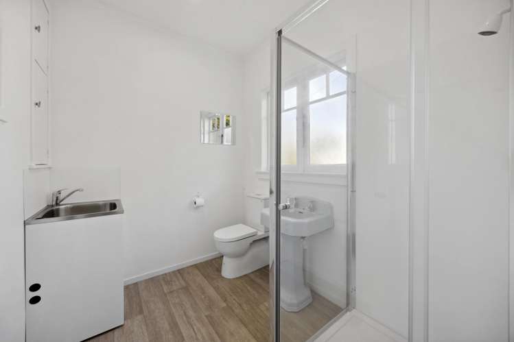 2 Western Road Laingholm_12