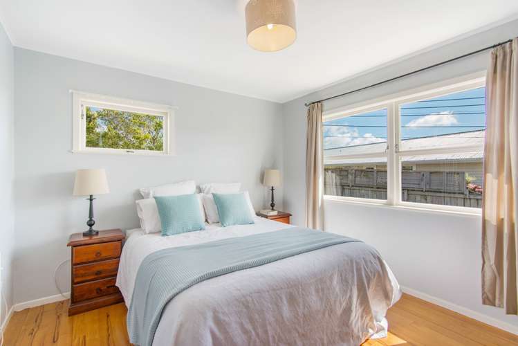 17 Sarona Avenue Glen Eden_1