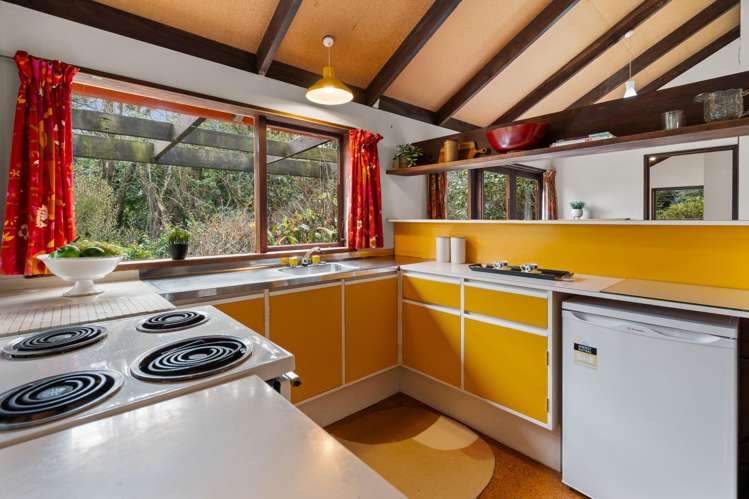 23 & 23A Porterfield Street Macandrew Bay_6