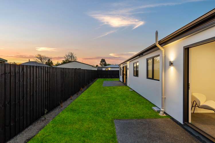 2/10 Farquhars Road Redwood_14