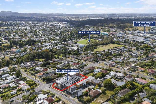 2-4,5-6,10/42 Captain Scott Road Glen Eden_2