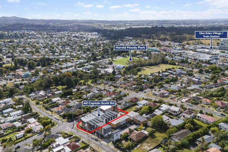 1-6&10-20/42 Captain Scott Road Glen Eden_4