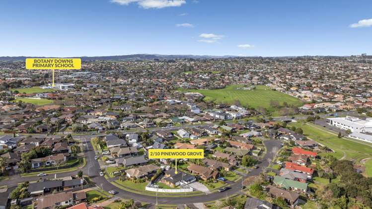 2/10 Pinewood Grove Botany Downs_25